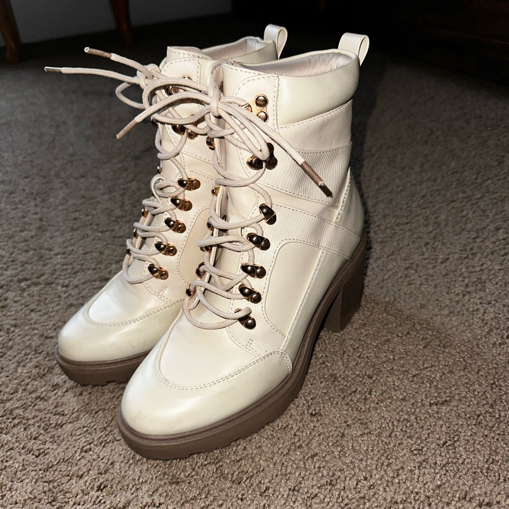 Heeled boots